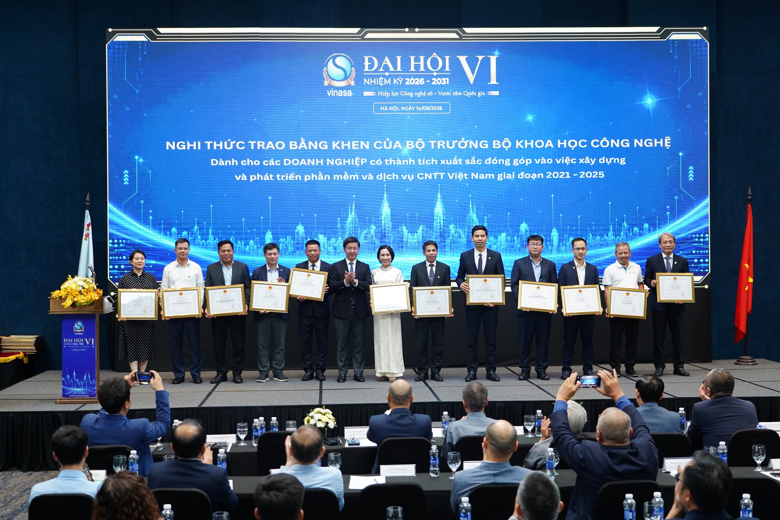 Wakil Menteri Bui Hoang Phuong: Bisnis teknologi digital perlu fokus pada penguasaan teknologi inti - Foto 5.